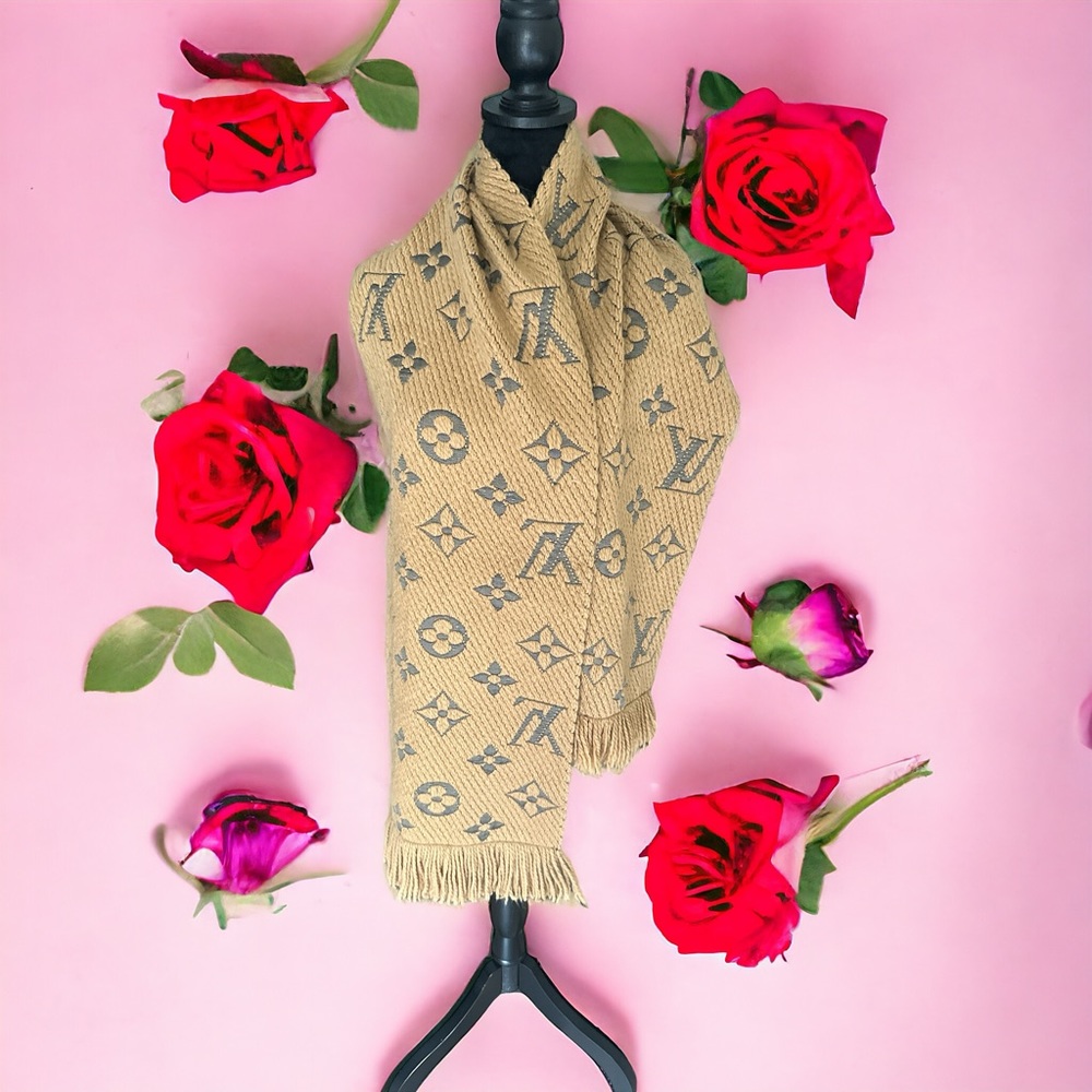 Inspired scarf! Absolutely beautiful!